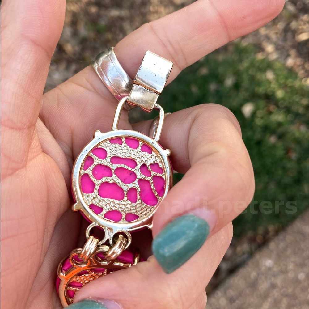 Kendra Scott Cassie Bracelet in Magenta - Picture 5 of 7